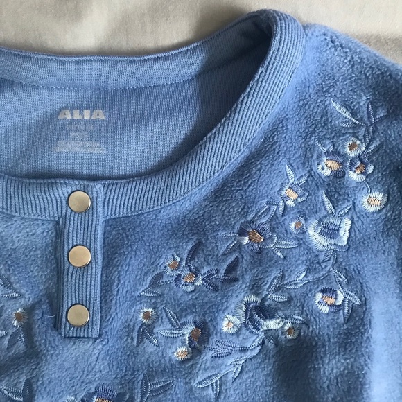 light blue grandma sweater - Picture 3 of 4